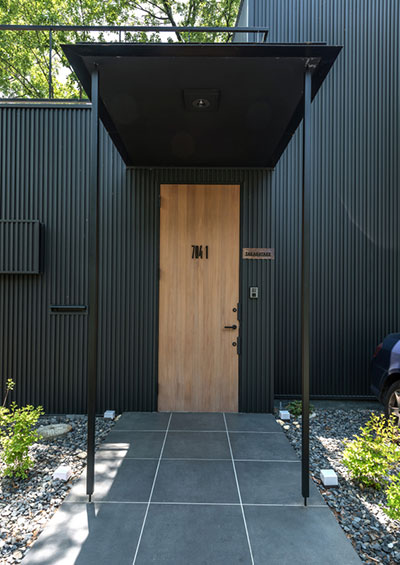 �u�������̉Ɓv ���S�P���z������